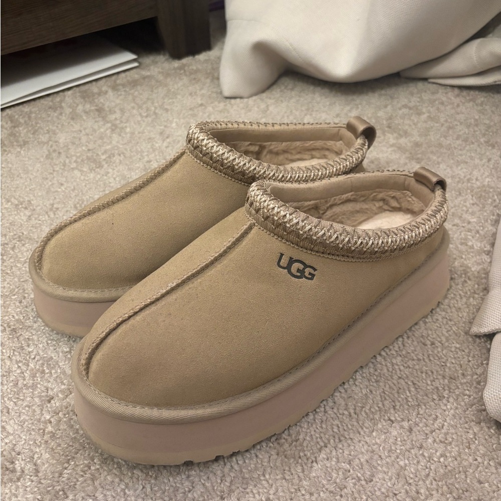 Uggs Tazz size 9 women’s